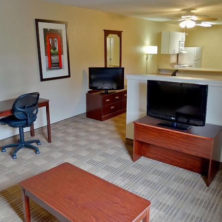 Extended Stay America Suites - Long Island - Bethpage Екстер'єр фото