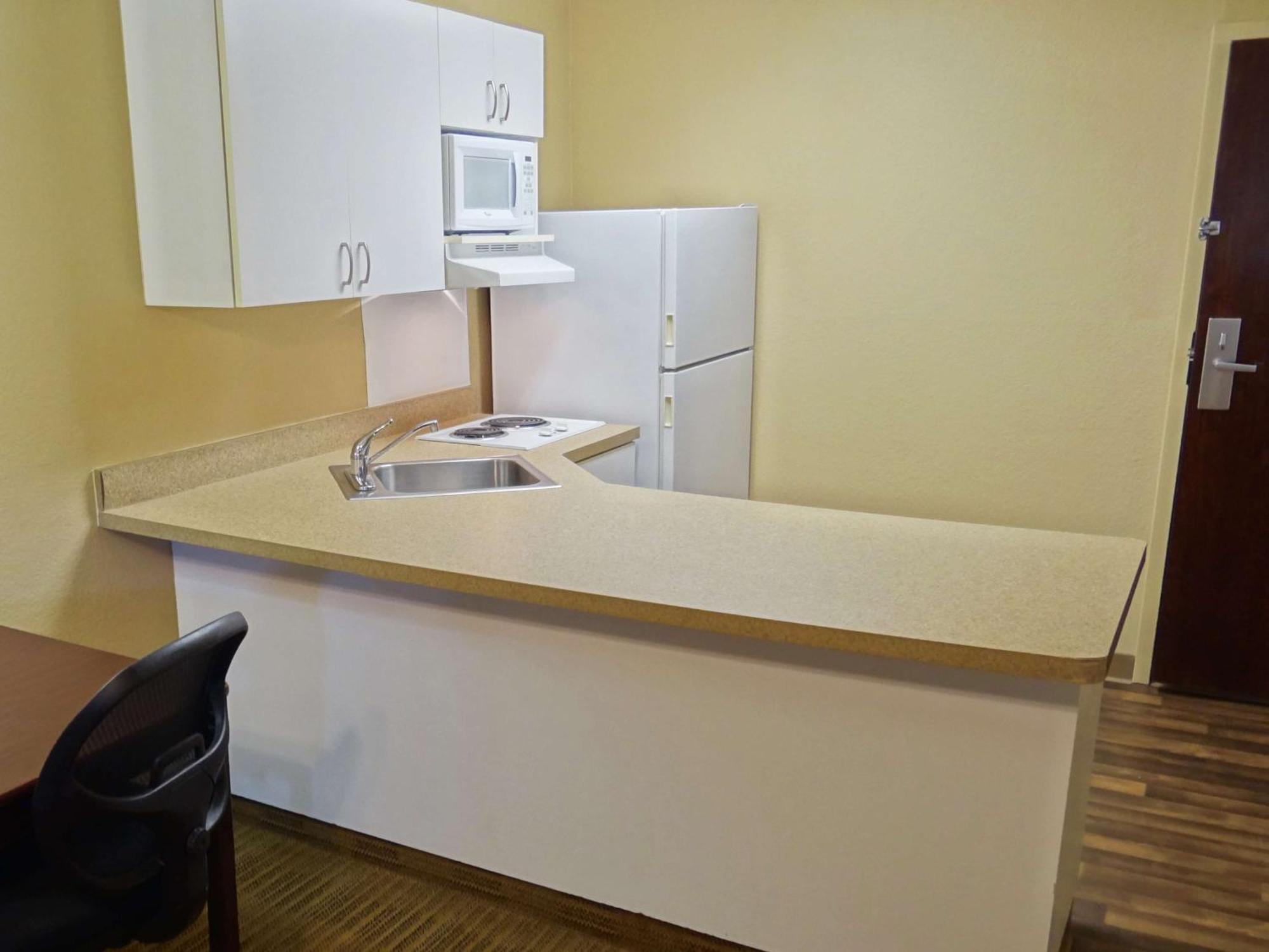 Extended Stay America Suites - Long Island - Bethpage Екстер'єр фото